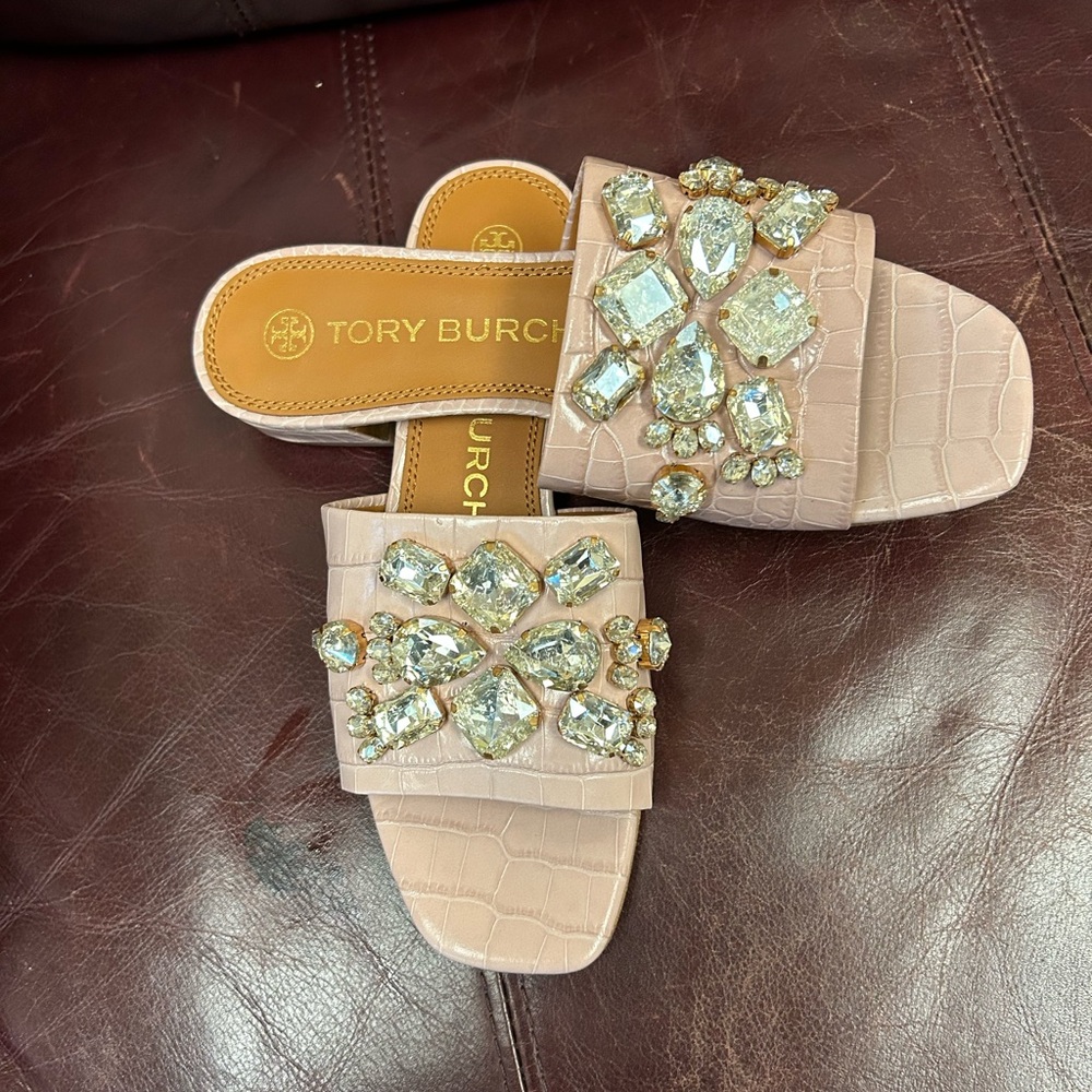 New Tory Burch Pink Sandals with Elegant Design